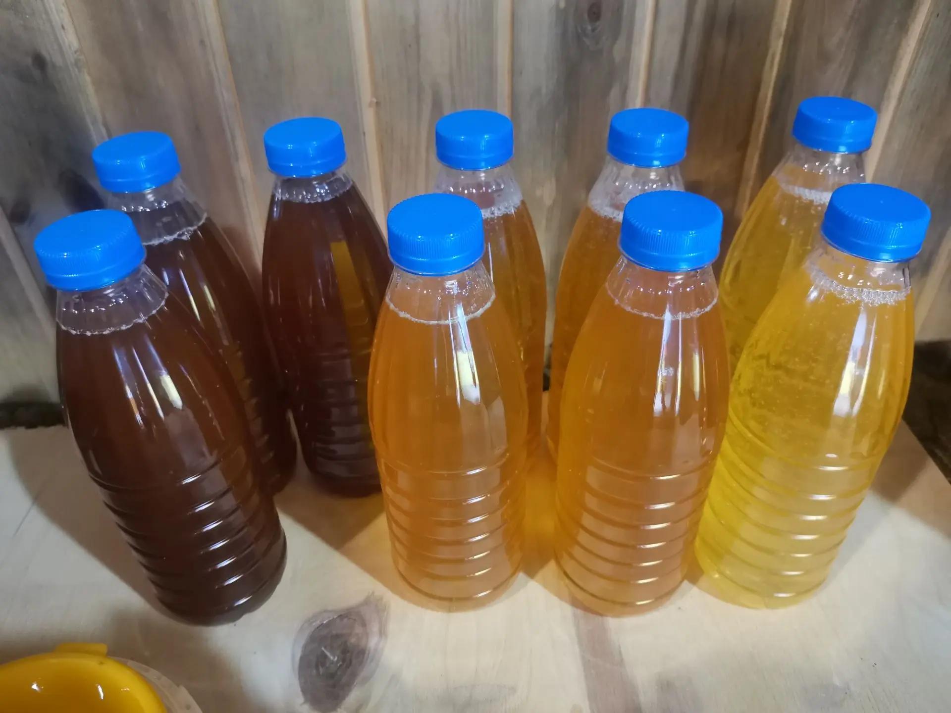 Бутылки с мёдом разнотравье